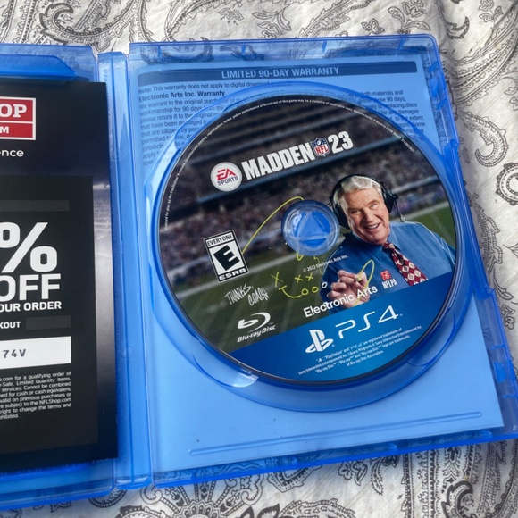 Madden NFL 23 - PlayStation 4 - Picture 2 of 3